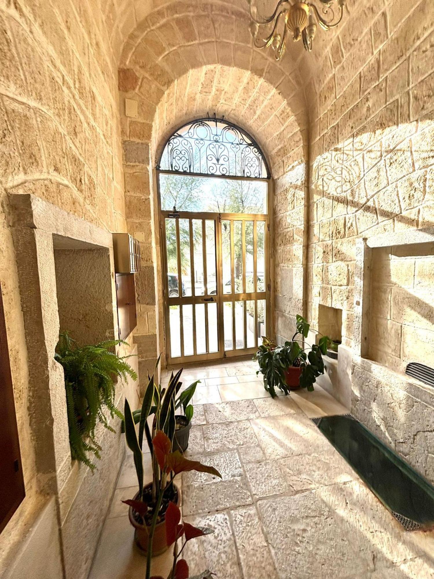 Beb All'Ombra Del Castello تراني المظهر الخارجي الصورة